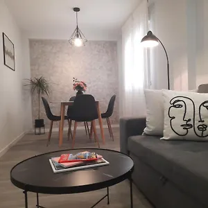https://moderno-acogedor-y-centrico-apartamento.es-andalucia.com
